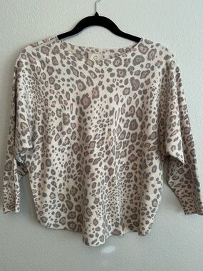 Sioni Leopard Print Soft 3 quarter length sleeves